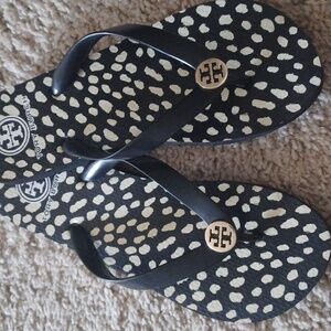 Tory Burch black slippers/ Size 7